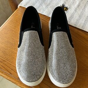 Le'Sheelah‎ Glittery Slip-On Sneakers
